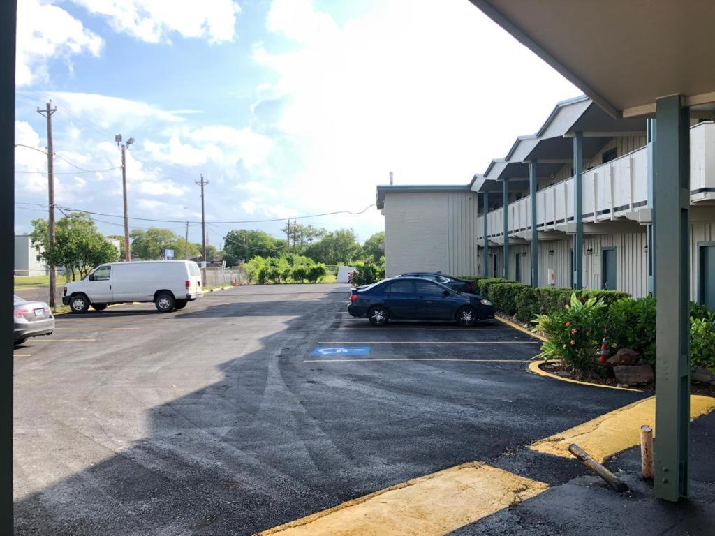 Safari Inn Motel Corpus Christi Exterior photo